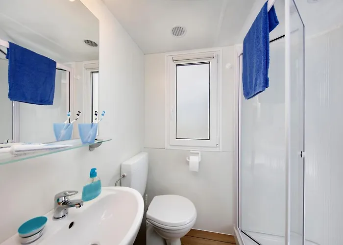 Camping Albatross Mobile Homes On Mare E Pineta *